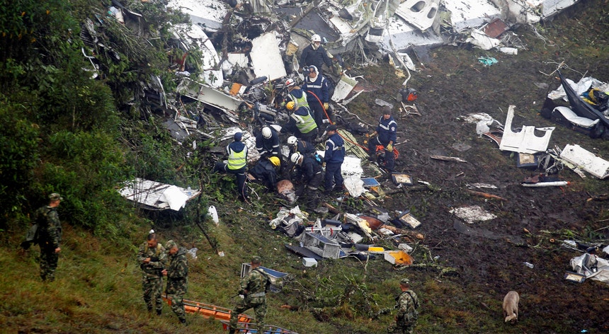 O avião caiu nos arredores do município de La Unión, num local denominado Cerro Gordo
