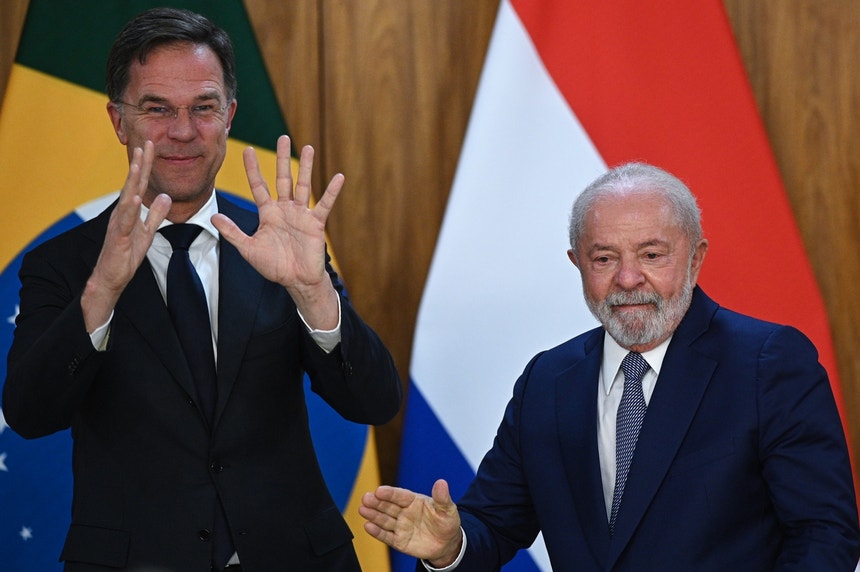 Imagem relacionada com a notícia: Mark Rutte e Lula da Silva encontraram-se em Brasília com o conflito da Ucrânia na agenda
