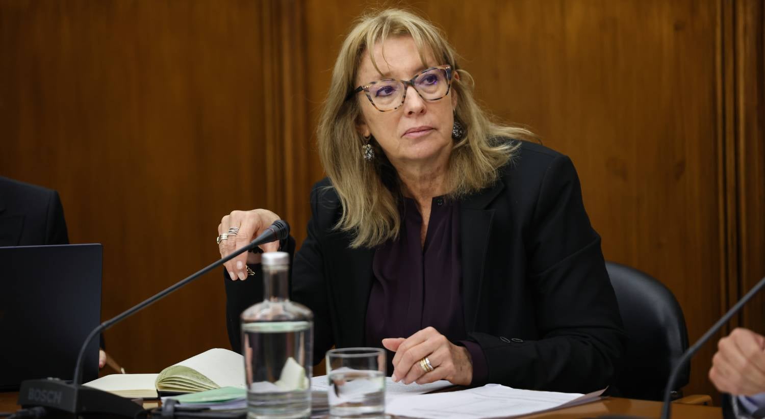 Ministra aguarda propostas da UGT e afasta 