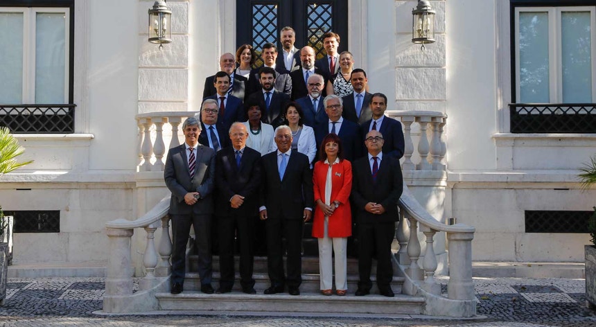 O primeiro-ministro, António Costa, acompanhado pelos membros do Governo
