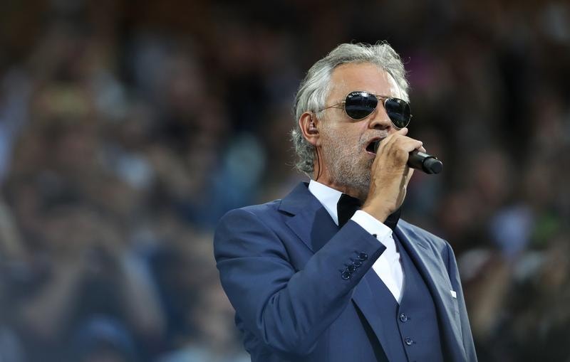 Andrea Bocelli apresenta-se em 4 de julho de 2020 no ...