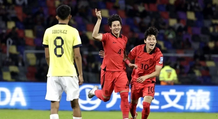 O sul-coreanos continuam a mostrar o seu futebol na competição
