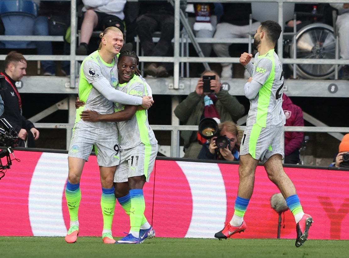 Manchester City sobe à liderança com triunfo tangencial e despromove Burnley