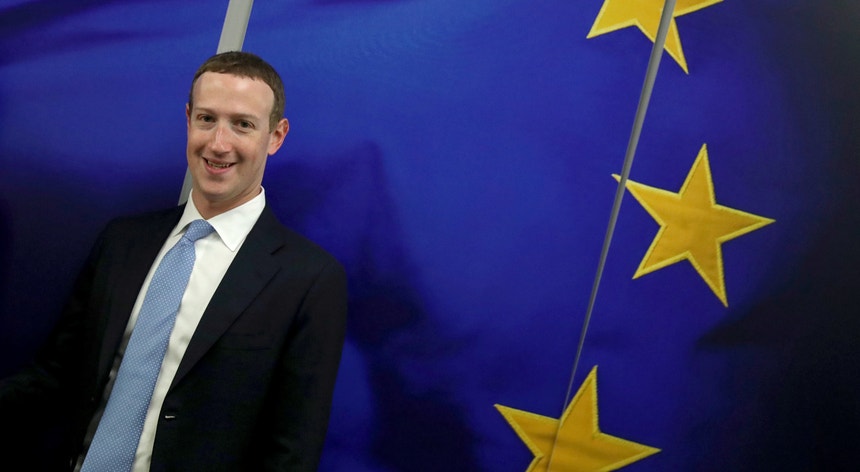 Mark Zuckerberg reúne-se esta terça-feira em Bruxelas com três membros da Comissão Europeia
