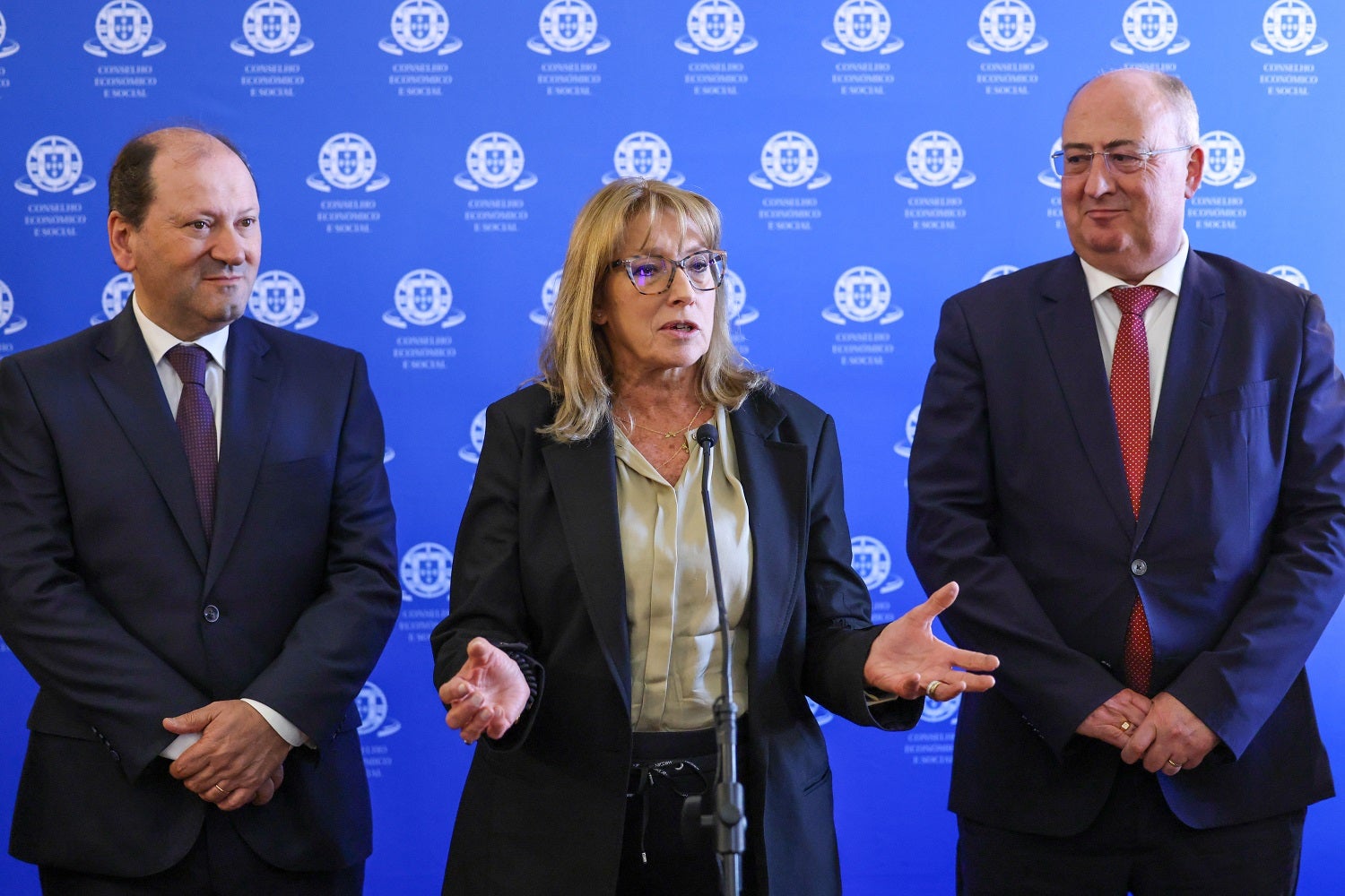 Ministra do Trabalho pede apoio dos partidos para alterações à lei laboral