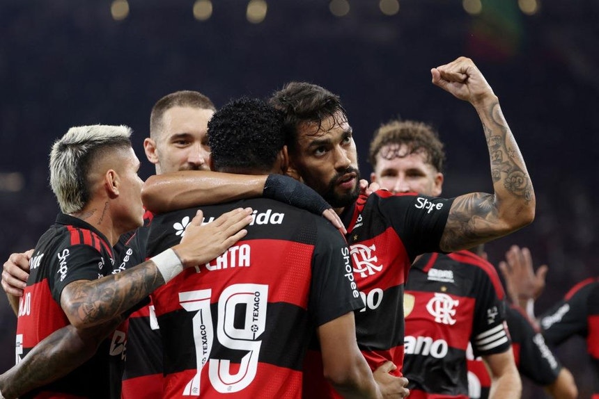 Flamengo, de Leonardo Jardim, bate Santos e regressa aos triunfos no Brasileirão