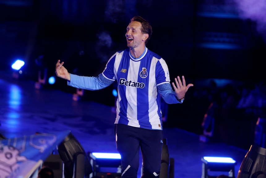 Avançado neerlandês Luuk de Jong deixa o FC Porto
