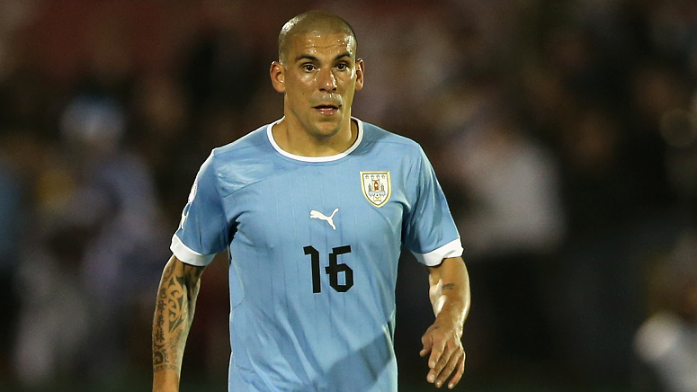 Maxi Pereira vai integrar a equipa técnica dos "arsenalistas"
