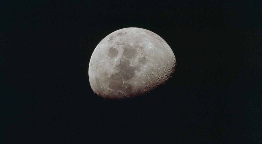A NASA estima que a Lua terá encolhido mais de 50 metros nas últimas centenas de milhões de anos
