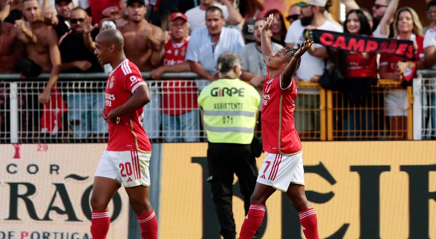 Benfica Secures Fifth Consecutive Victory in I Liga, Move Up to Second Place
