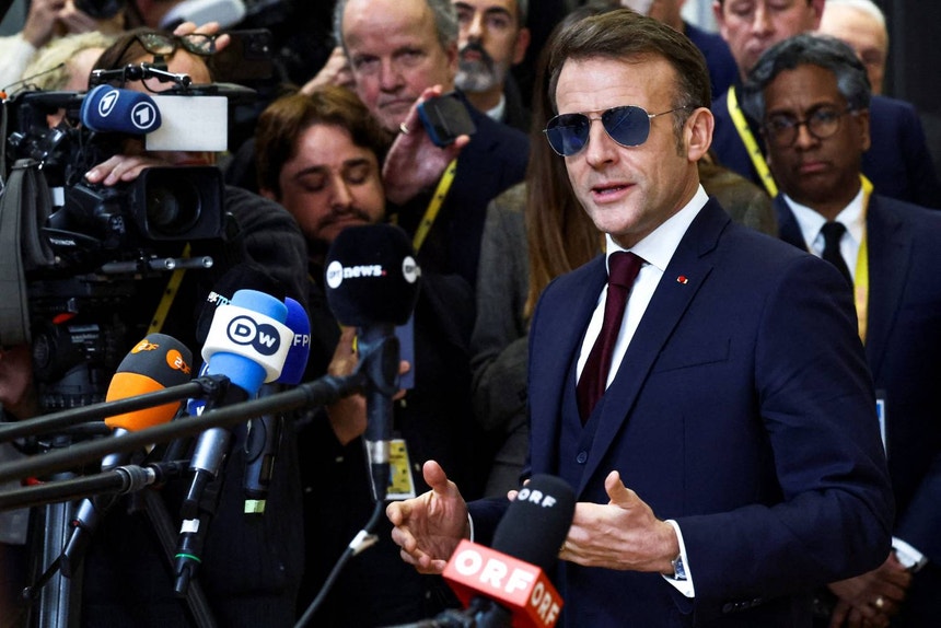 Imagem de Presidente francês quer proibir redes sociais a menores de 15 anos em setembro