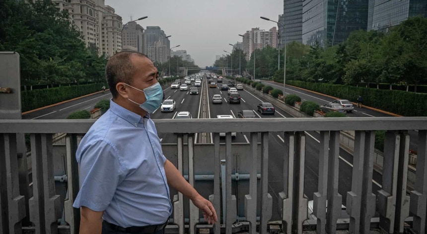 Pequim começa a ficar mais tranquila face ao surto que atingiu aquela cidade
