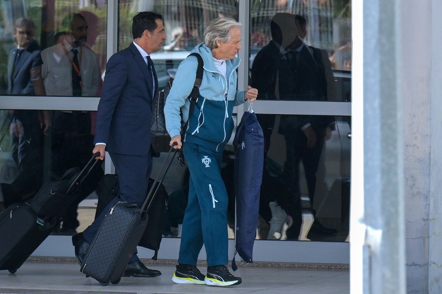 Imagem de Jorge Jesus disponível para falar com Cristiano Ronaldo