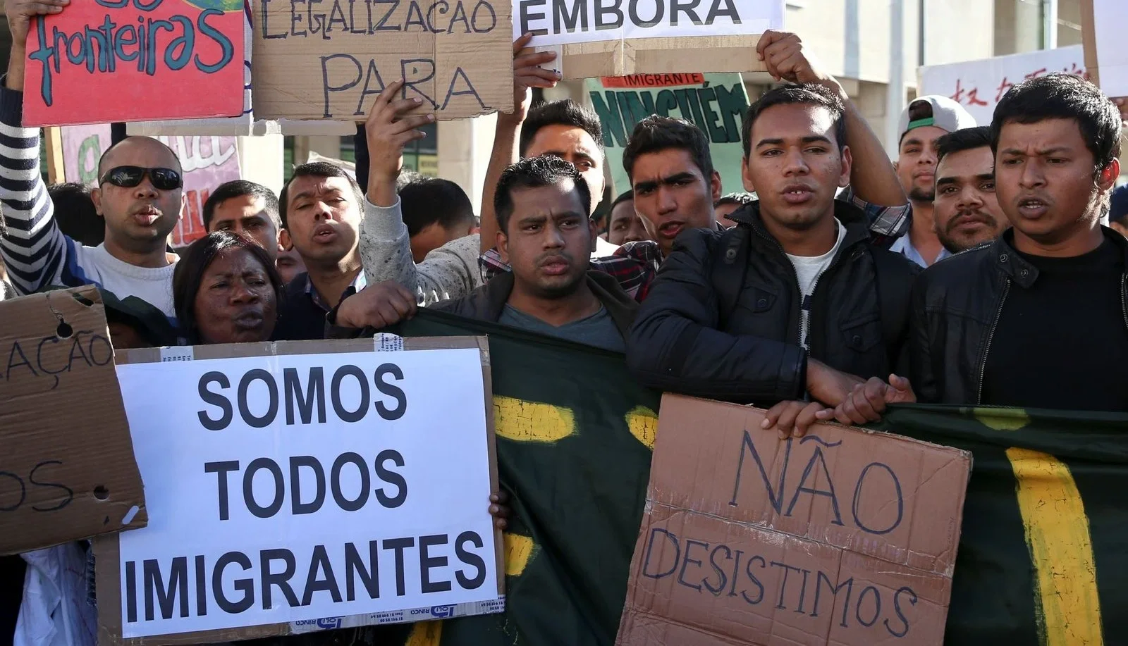 Imigrantes manifestam-se contra "políticas de assimilação"