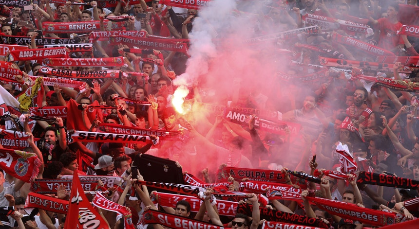 Quinze mil adeptos deverão apoiar a equipa do Benfica no Estádio do Jamor no jogo com o Belenenses
