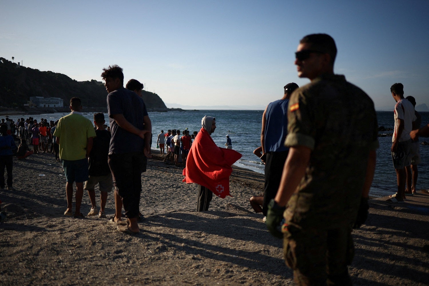 Serviços de Informação espanhóis dizem que Marrocos permitiu entrada em massa de migrantes em Ceuta