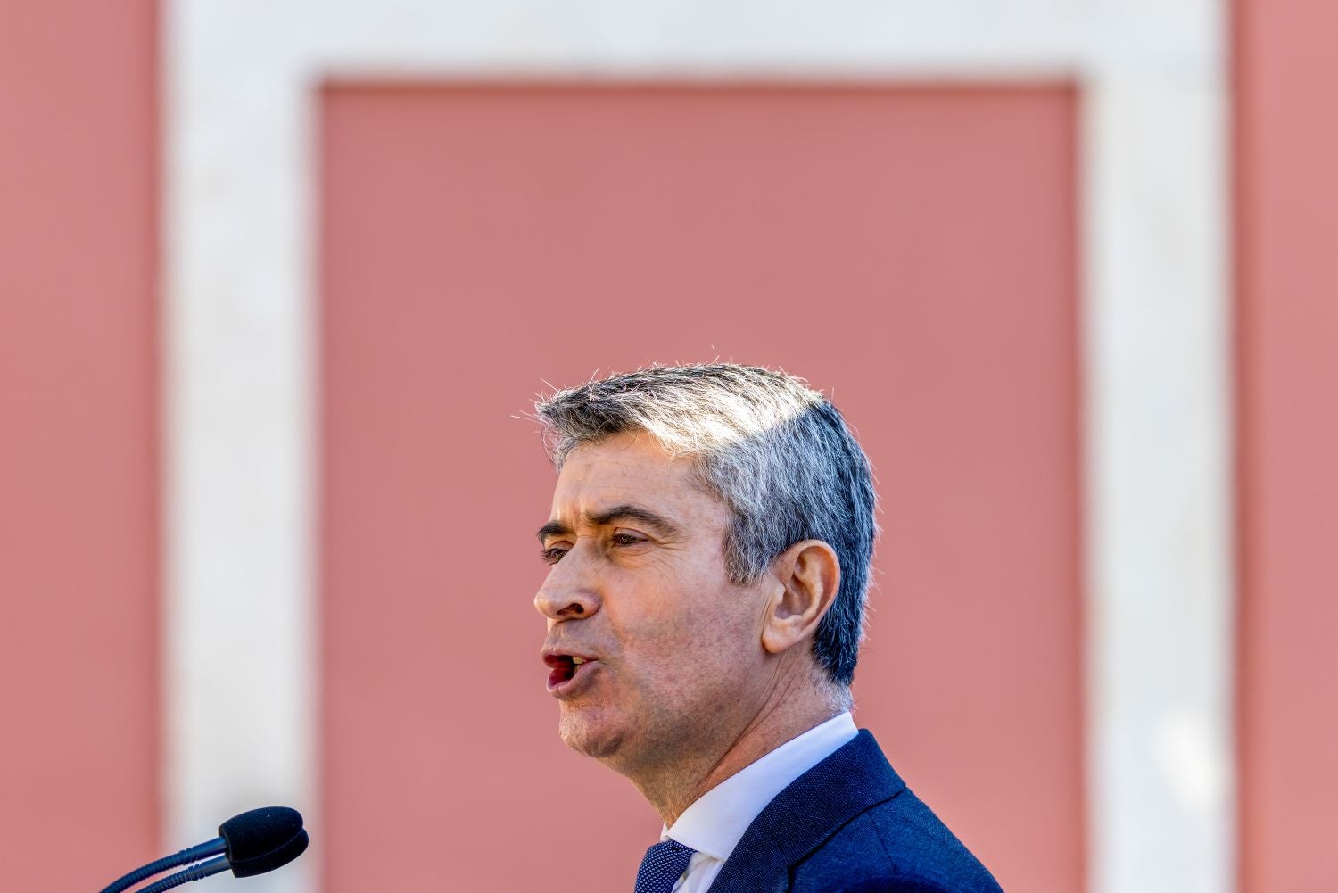 Líder socialista quer explicações sobre o uso norte-americano da Base das Lajes