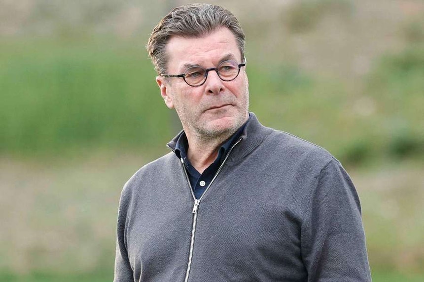 Dieter Hecking já treina o Bochum
