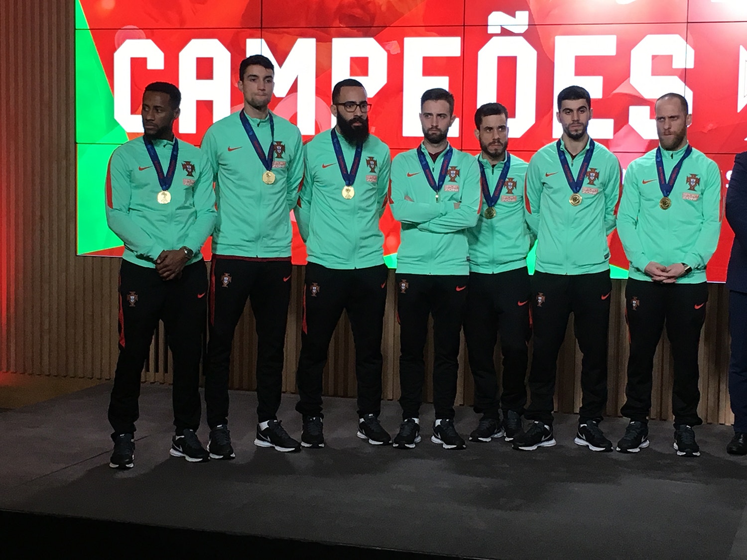  Os melhores da Europa num futebol que de pequeno s&oacute; tem a bola e a baliza. (Foto: Ant&oacute;nio Esteves - RTP) 