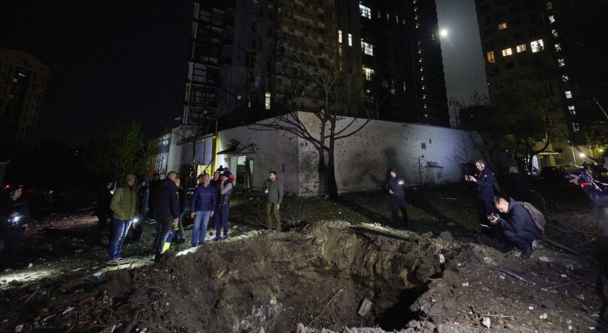 Ataque russo em Kharkiv provoca seis feridos