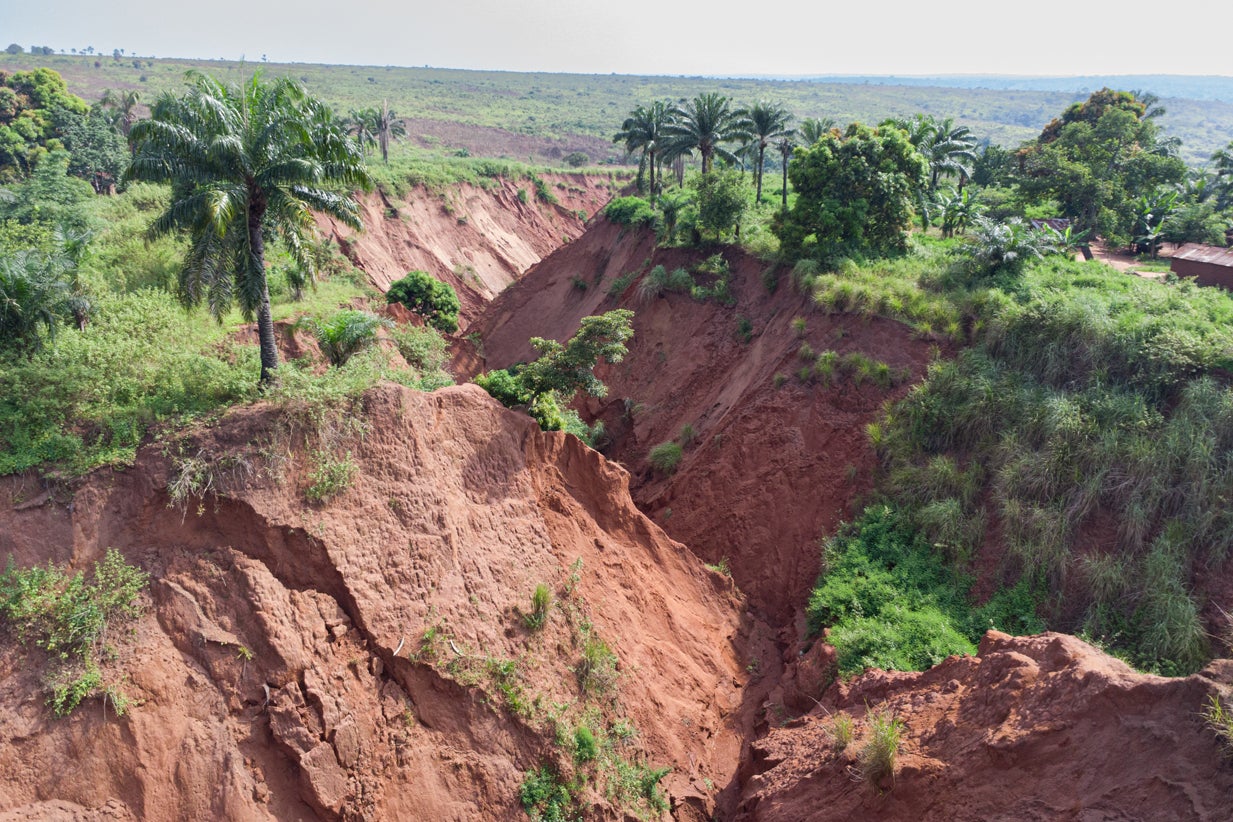 No leste do Congo foram encontrados 171 corpos em valas comuns, dizem as autoridades
