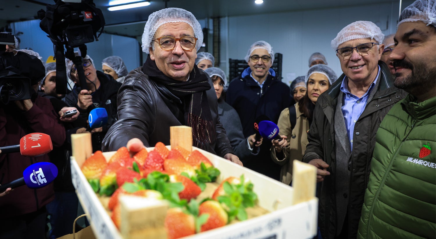 Seguro considers himself the only 'moderate' in the second round