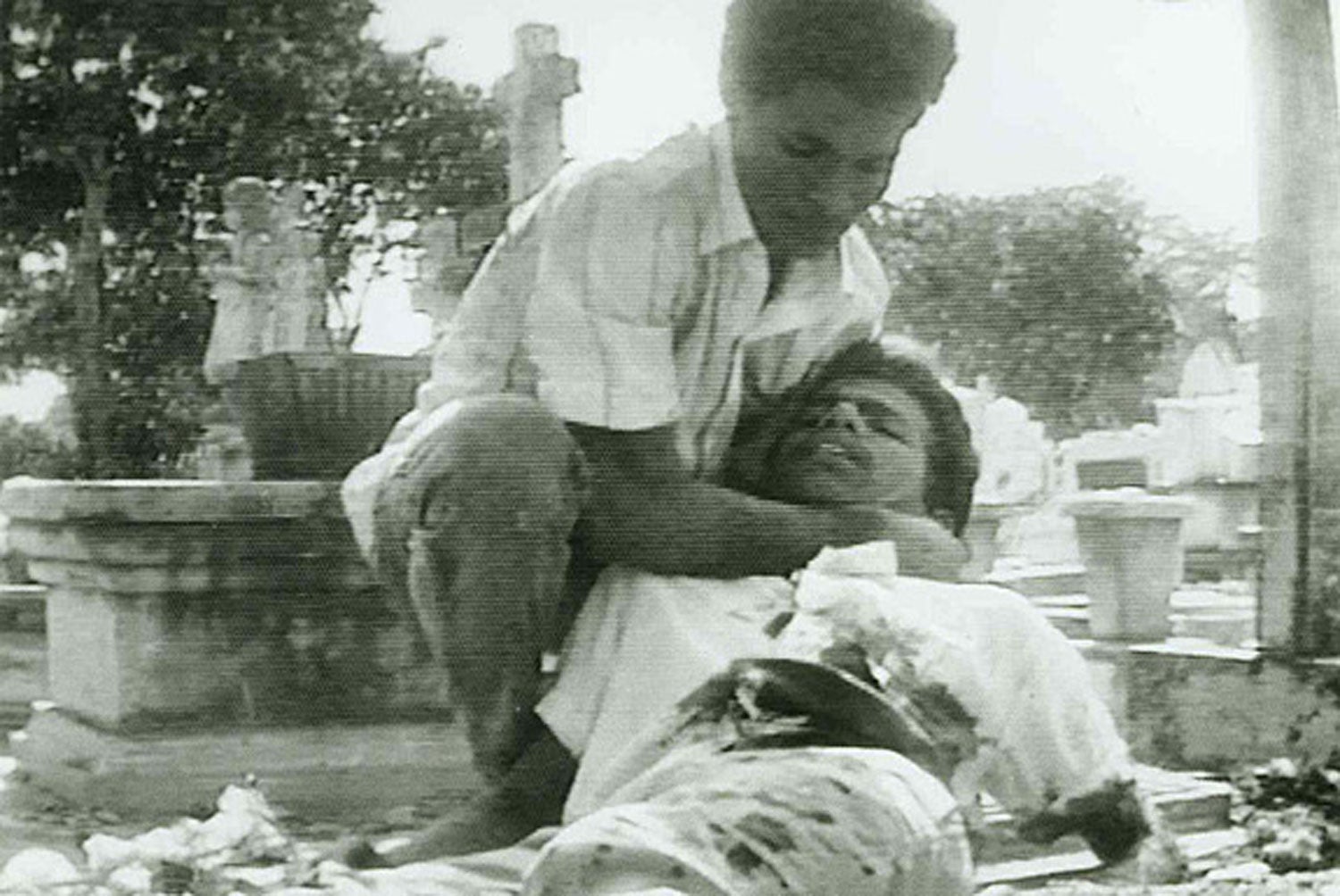 Levi Corte-Real era o nome do estudante gravemente ferido filmado por Max Stahl em 12 de novembro de 1991 Imagem Max Stahl/AMRT/Funda&ccedil;&atilde;o M&aacute;rio Soares 