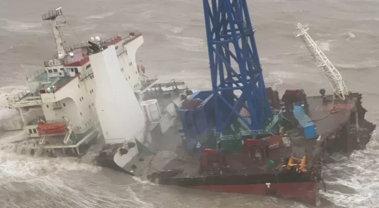 Um quarto membro de navio afundado na China foi resgatado
