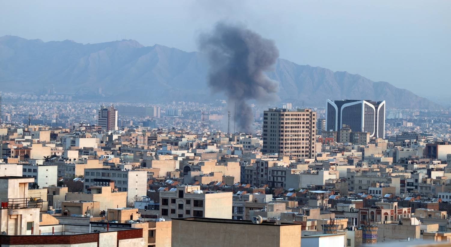 Casa Branca diz que os EUA estão "no bom caminho" para controlar espaço aéreo iraniano