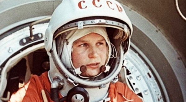 Valentina Tereshkova - Cosmonauta russa, primeira mulher  e civil no espaço
