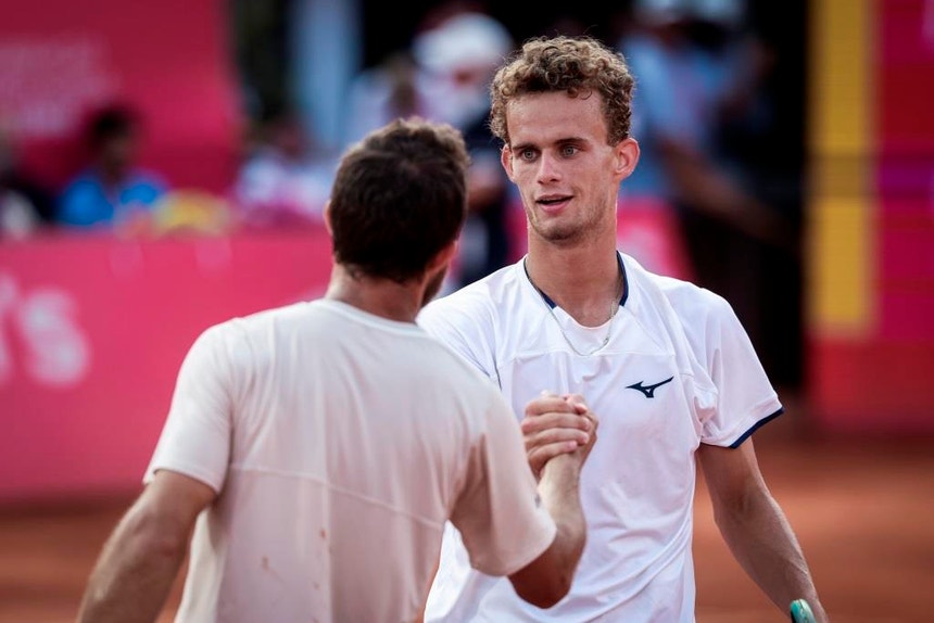 Imagem de Estoril Open. Luca Van Assche bate Hugo Gaston e apura-se para a final