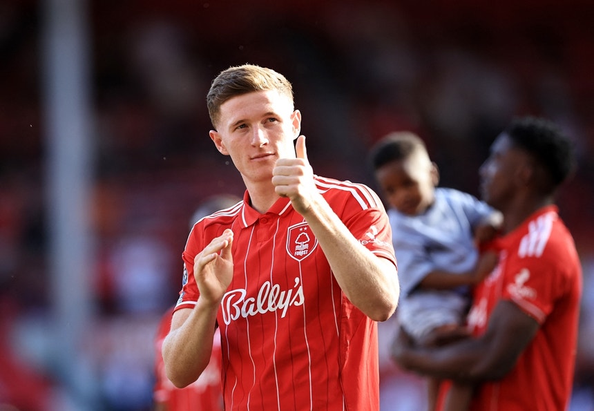 Imagem de Médio internacional inglês Elliot Anderson reforça Manchester City