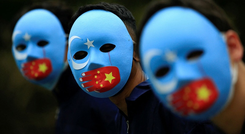 Estima-se que quase 1 milhão de pessoas tenham sido levadas para campos de doutrinação na China
