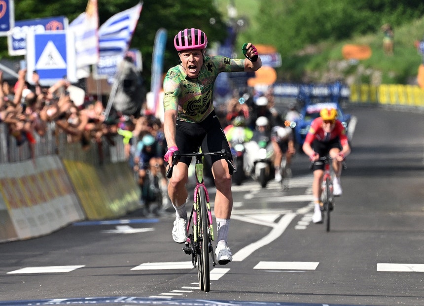 Giro. EF Education retira Valgren e Shaw para poupá-los para as próximas corridas