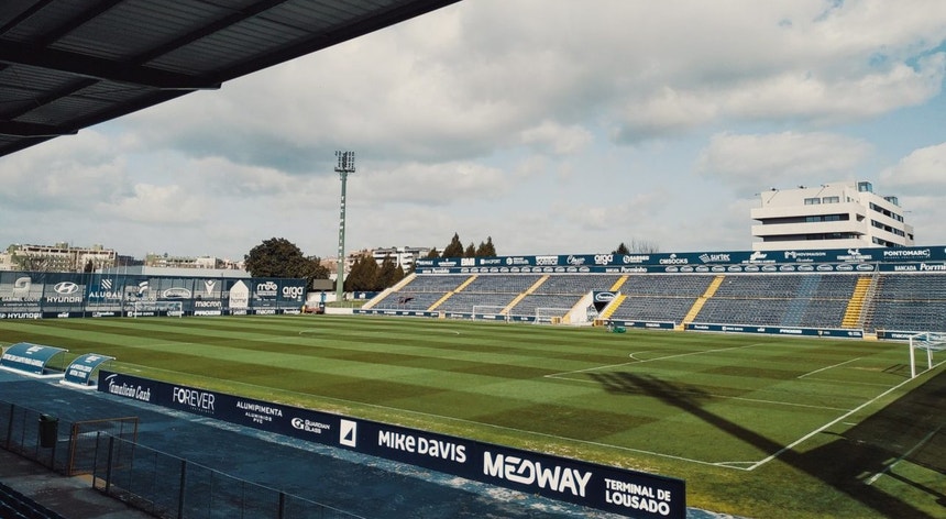 O Estádio do Famalicão pode selar a conquista do campeonato por parte do FC Porto mesmo com os azuis e brancos ausentes
