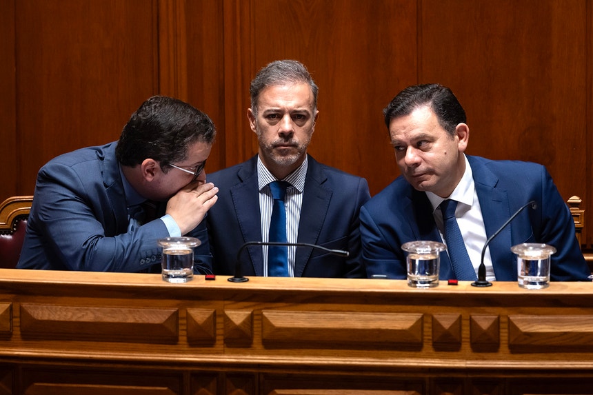 Debate ficou marcado pela ausência de Miranda Sarmento
