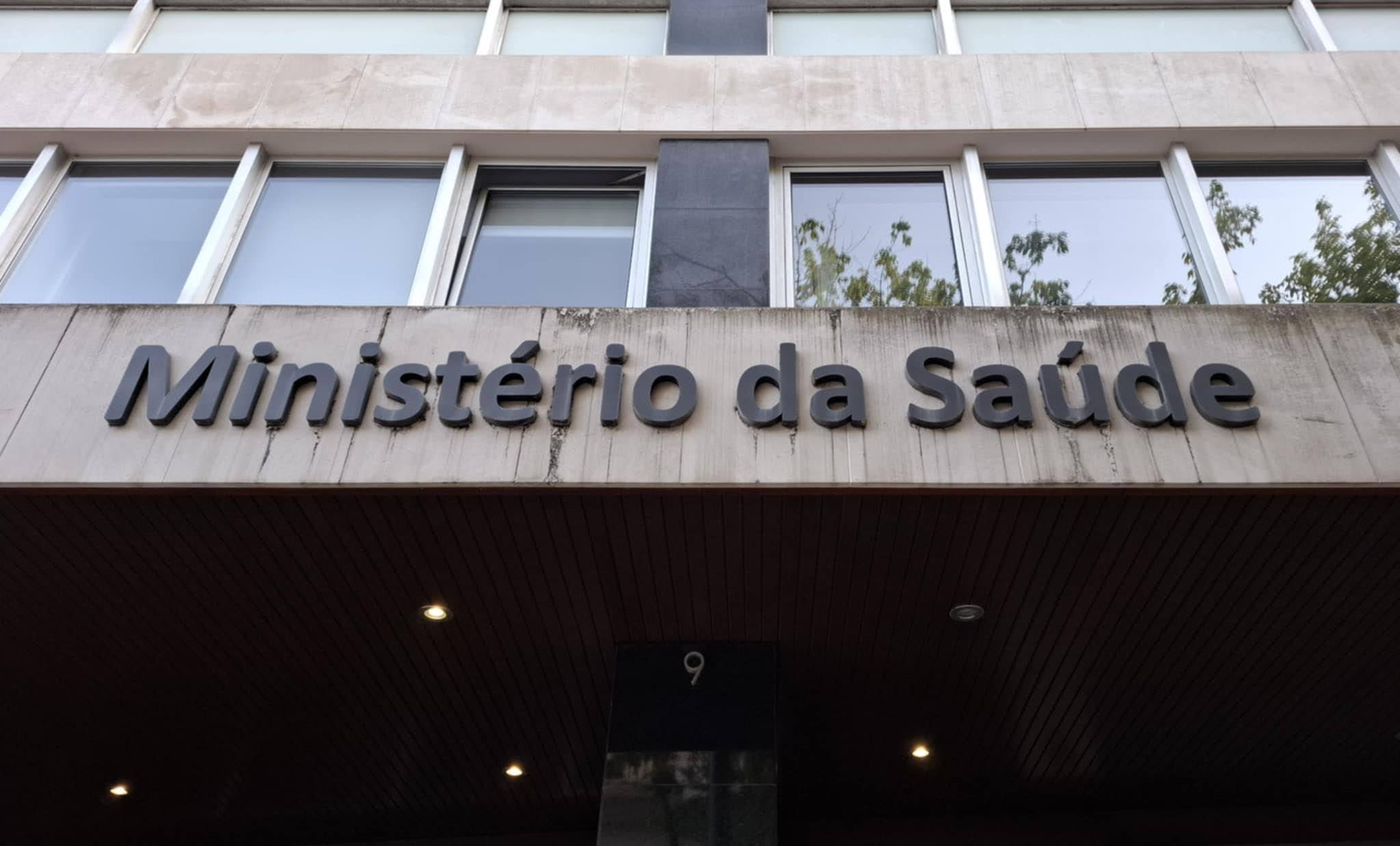 Médicos tarefeiros reúnem-se com o Governo à espera da portaria sobre valores a receber