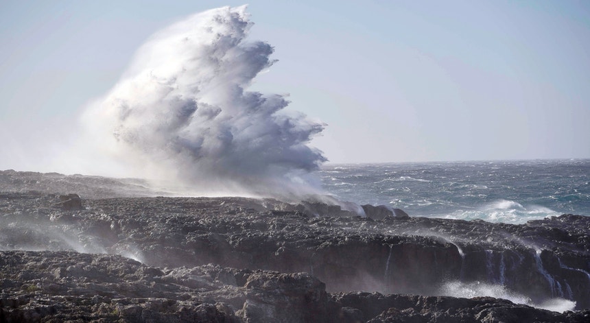 Tempestade Nils em França. Há 900 mil casas sem energia