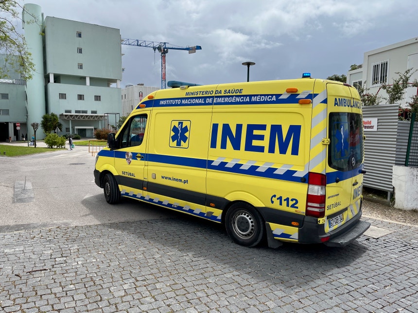 Trabalhadores denunciam "retirada de 100 ambulâncias" do dispositivo do INEM