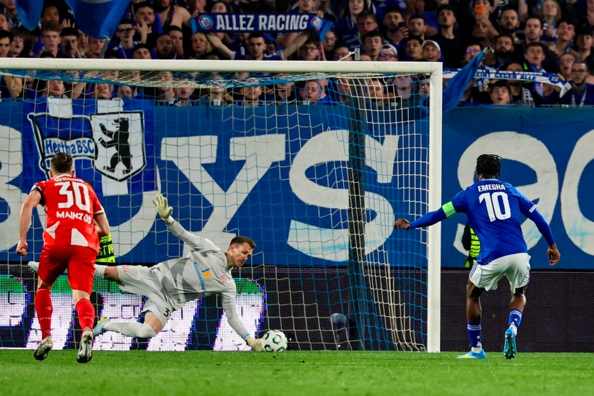 Imagem de Estrasburgo dá a volta ao Mainz após derrota por dois golos na Alemanha