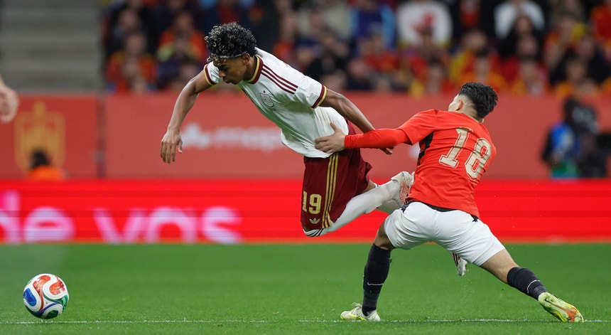 Imagem de Espanha empata com Egito, Japão vence Inglaterra