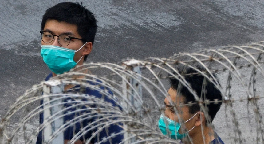 Julgamento em Hong Kong ao abrigo da Lei da Segurança Nacional começa hoje e a repressão continua
