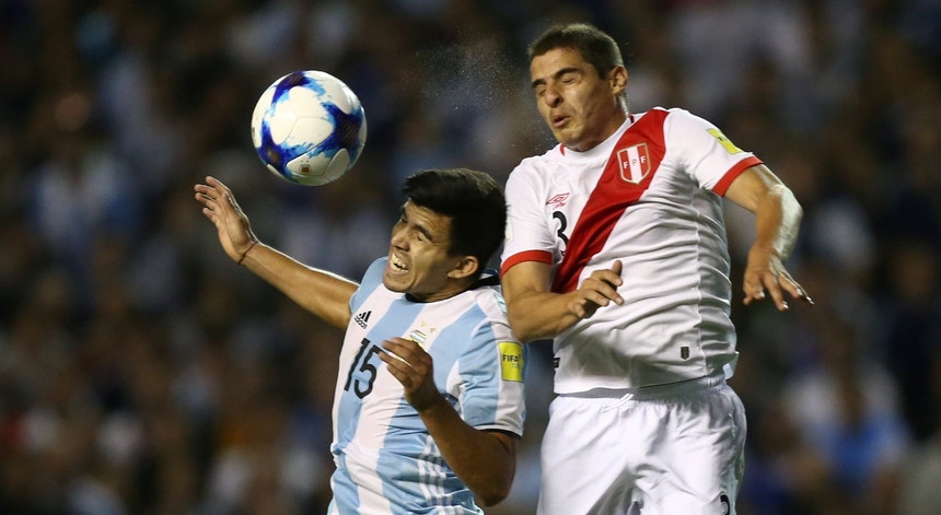 Acuña e Salvio já se estrearam na Seleção argentina
