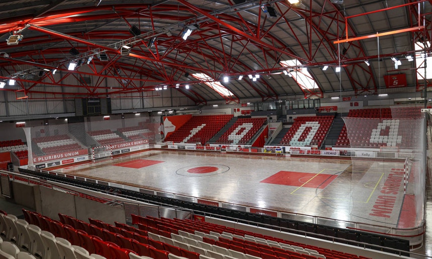 Benfica vai disputar jogo da Champions feminina no Estádio da Luz