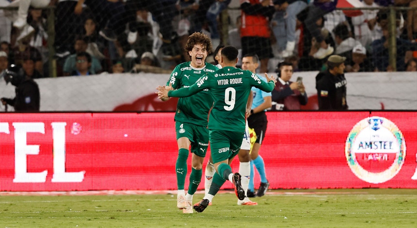 Imagem de Palmeiras salva-se nos penáltis rumo às `meias` da Libertadores