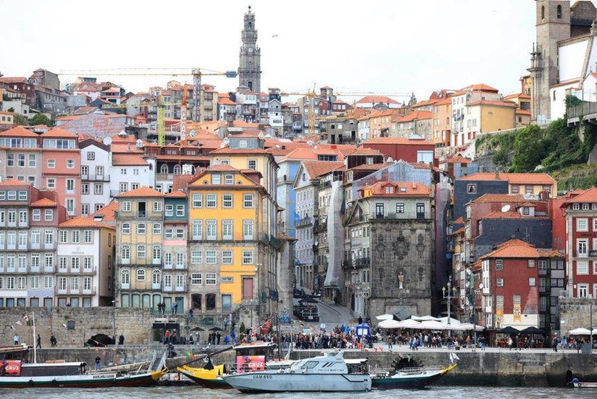 Imagem de Metro do Porto. Luís Filipe Menezes pede indemnização pelos prejuízos causados pelas obras