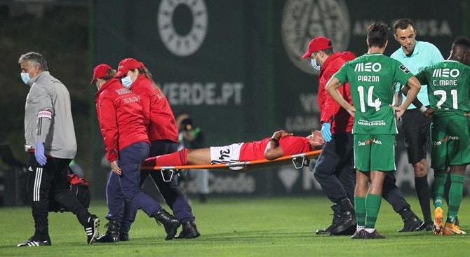 A lesão de André Almeida poderá obrigar o jogador a paragem prolongada
