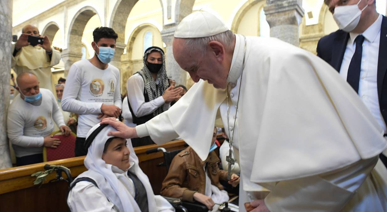  Qaraqosh. Papa visita Syriac Catholic Church of the Immaculate Conception (al-Tahira-l-Kubra) | Vatican Media | EPA 