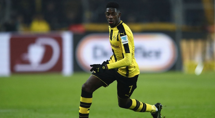 O avançado francês continua suspenso pelo Dortmund
