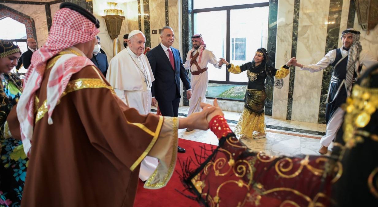  Papa com Primeiro Ministro Mustafa Al-Kadhimi iraquiano | Vatican Media - Reuters  
